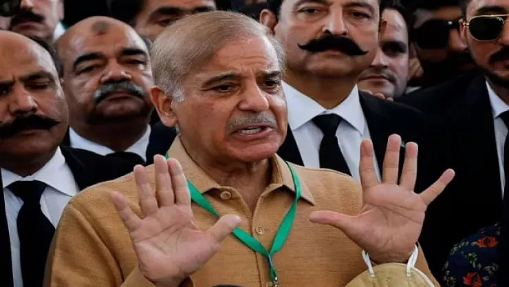 Pakistan'da Yeni Dönem Başladı! Ülkenin Yeni Başbakanı Belli Oldu