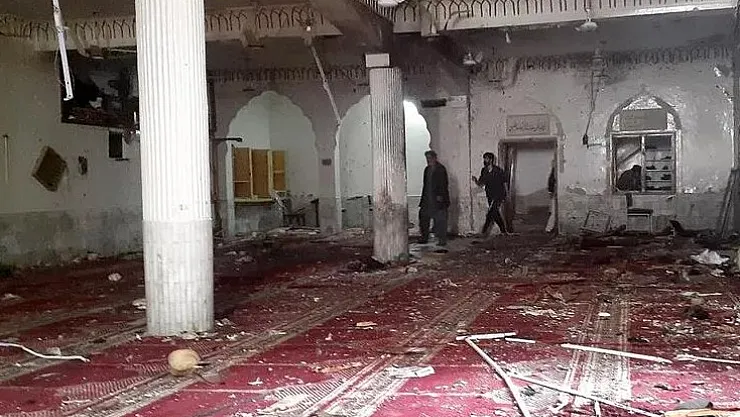 Pakistan'dan kahreden haber: Öğle namazı sırasında camiye hain saldırı düzenlendi! Çok sayıda ölü en az 150 yaralı var