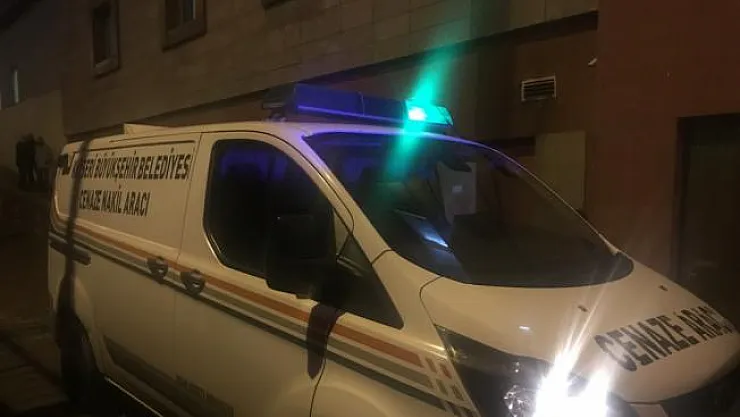 Pazarcılar arasında bıçaklı kavga: 1 ölü