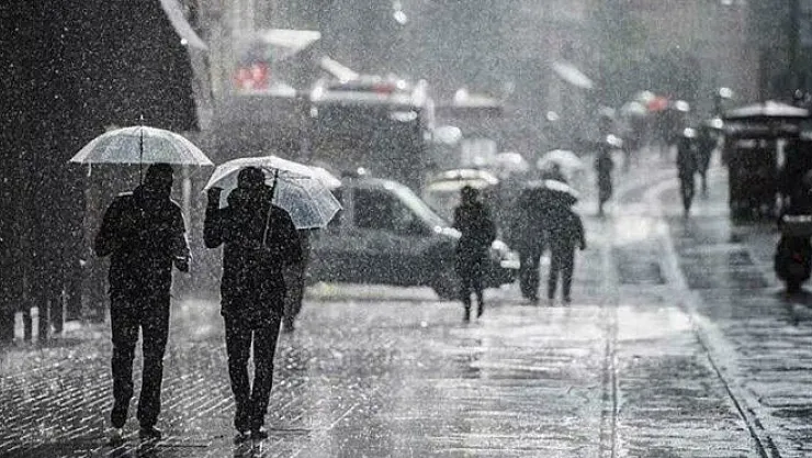 Peş peşe uyarı yapıldı! Çok kuvvetli geliyor: Ankara, İstanbul, İzmir dikkat! Bu saatlerde dışarı çıkmayın