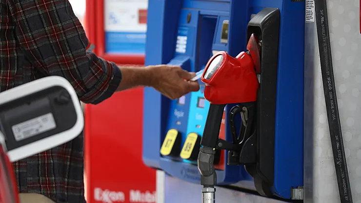 Petrol fiyatları 9 ayın dip seviyesinde! Akaryakıtta indirim olacak mı, güncel benzin ve motorin fiyatları kaç TL?