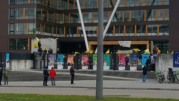 PKK yandaşları  Avrupa Konseyi Binası önünde eylem yaptı