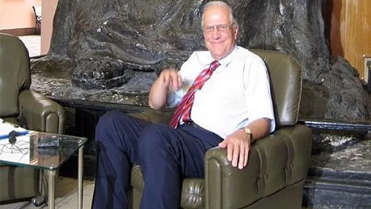 Prof. Dr. Ali Ülkü Azrak Covid-19 Sebebiyle 87 Yaşında Hayatını Kaybetti!