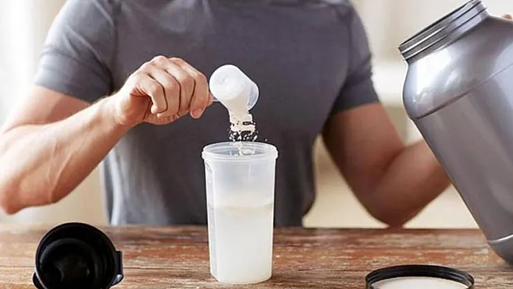 Protein Tozu Uyarısı: 'Kas Yapayım Derken Sağlığınızı Riske Atmayın!'
