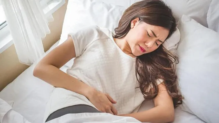 Regl ağrısına ne iyi gelir? Regl ağrısına iyi gelen yiyecekler ve içecekler