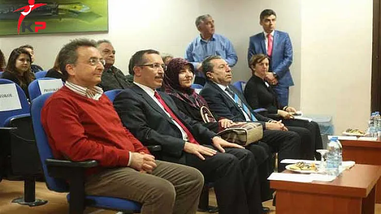 Rektör,Üniversiteye Eşini Sekreter Olarak Atadı