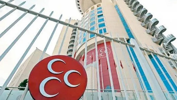 Samsun Milletvekili Erhan Usta MHP'den İhraç Edildi