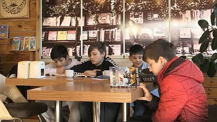 Samsun'da bulunan bir cafede ücretsiz çay, çorba ve gözleme ikram ediliyor
