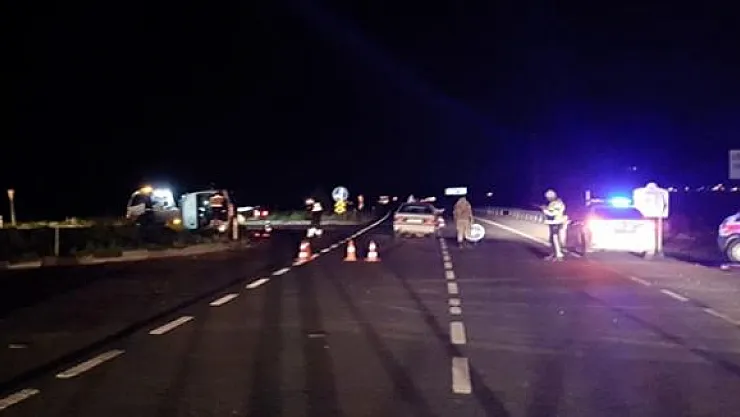 Şanlıurfa'da Feci Kaza- Ambulans İle Otomobil Çarpıştı 8 Yaralı Var