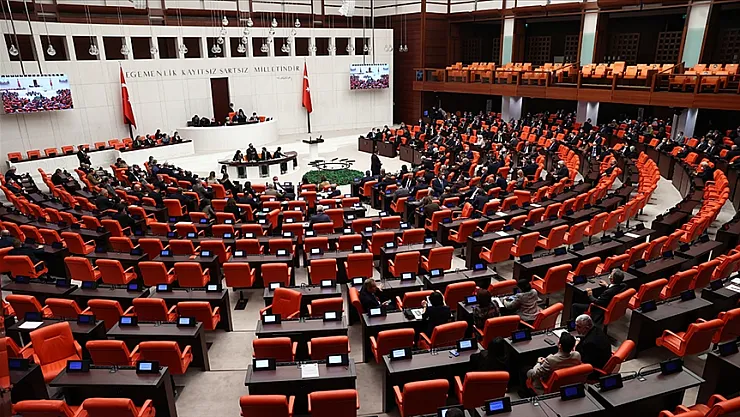 Seçim Kanunu Teklifi TBMM'de Kabul Edildi! Bir Dönem Resmen Sona Erdi!