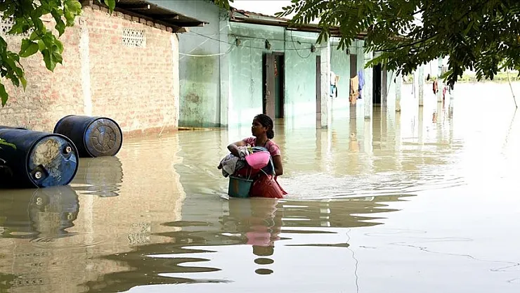 Sel çok fena vurdu! Hindistan'da 85 kişi sel felaketi nedeniyle hayatını kaybetti