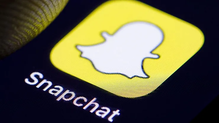 Selfie Çubuğu Tarih Oluyor! Snapchat 3 Bin 400 TL'ye Satışa Çıkardığı Ürünü Tanıttı!