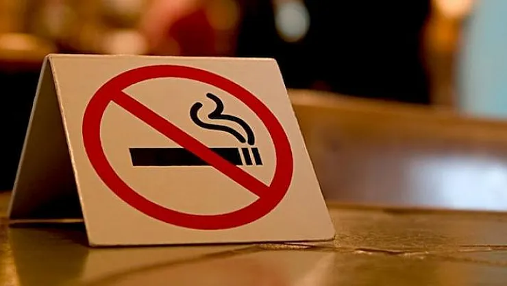 Sigara İçenlere Kötü Haber ! Sağır Olabilirsiniz