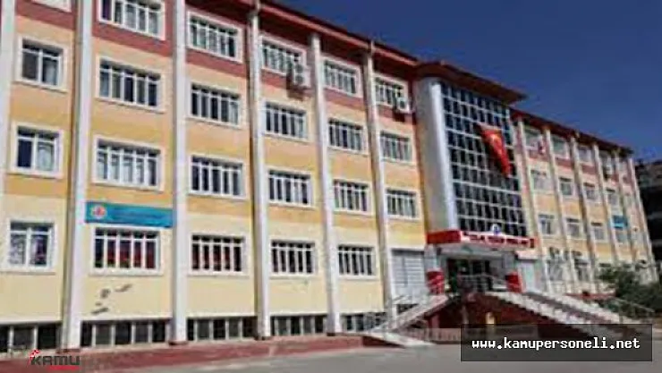 Siirt'te FETÖ ile Bağlantılıı 45 Okul, Vakıf ve Derneğin Tabelası Söküldü