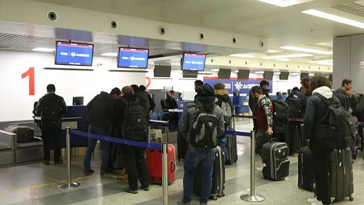 Sırbistan'da mahsur kalan Türkiye vatandaşları  Türkiye'ye getirildi!