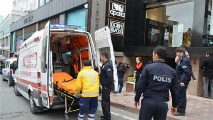 Şişli'de lüks araca silahlı saldırı- 1 kişi ağır yaralandı