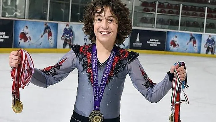 Sofya Trophy Kupası: Efe Çetiz buz pateninde dünya rekoru kırarak şampiyon oldu