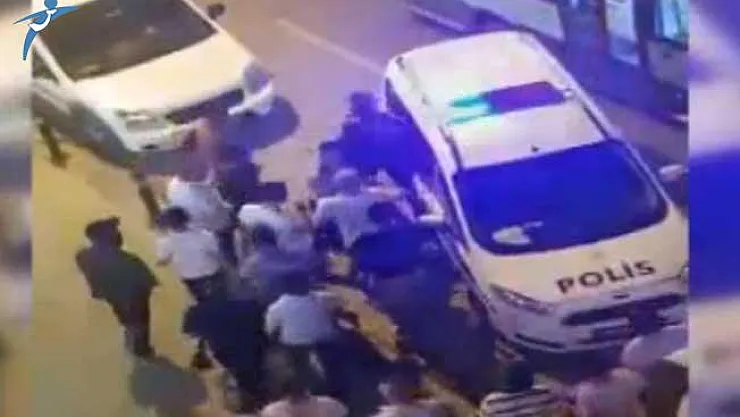 Sokak Ortasında Çocuk Kaçırmaya Çalışan Zanlı Linç Edildi