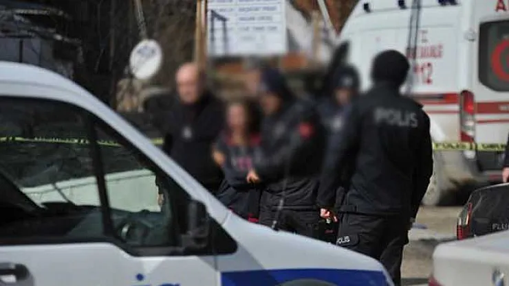 Son Dakika... Ankara'da Koca Faciası! Çocuğunun Gözü Önünde Eşini Öldürüp İntihar Etti