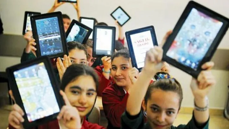 Son dakika Bakan Selçuk'tan öğrencilere müjde! Yarın tabletler dağıtılmaya başlanacak! Ücretsiz tablet kimlere verilecek? Ücretsiz tablet başvurusu nasıl yapılacak?