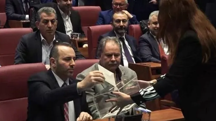 SON DAKİKA: Belediye başkanı istifa etti: O belediye CHP'den AK Parti'ye geçti