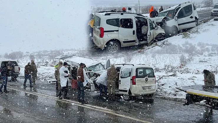Son dakika can pazarı yaşandı: Kafa kafaya çarpıştılar! Çok sayıda ölü ve yaralı var