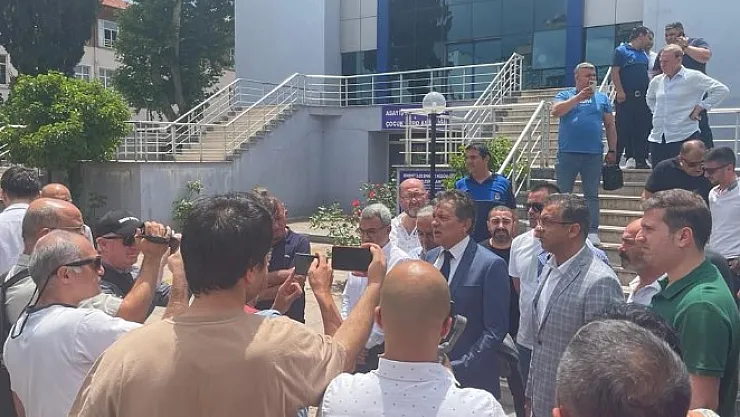 Son dakika: CHP'li Belediye Başkanına makamında saldırı!