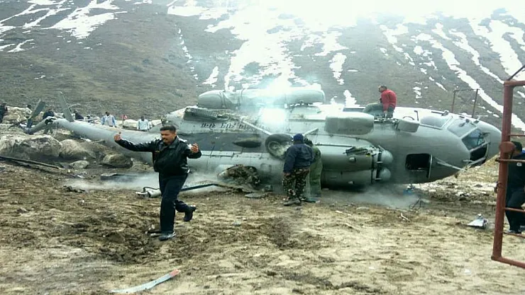Son dakika Hacıları taşıyan helikopter düştü! Çok sayıda kişi hayatını kaybetti