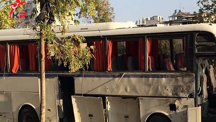 Son Dakika: İzmir'de Cezaevi Servis Otobüsünün Geçişi Sırasında Patlama ! Yaralılar Var