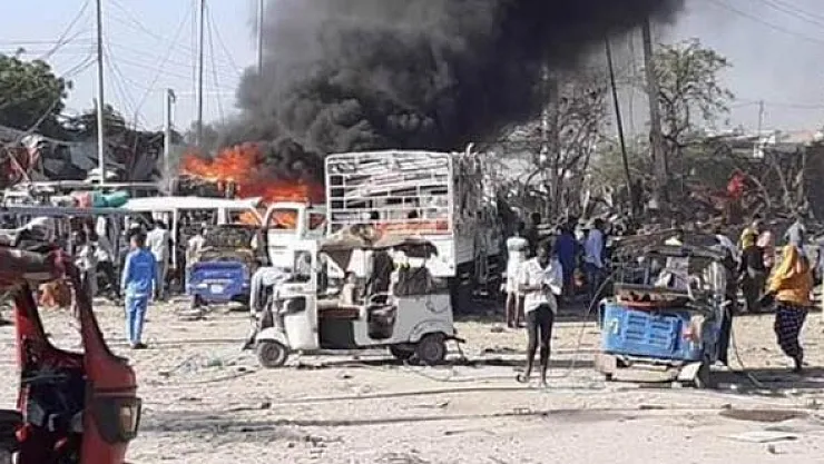 Son dakika! Somali'de yapılan bombalı saldırıda 2'si Türk 61 kişi hayatını kaybetti!