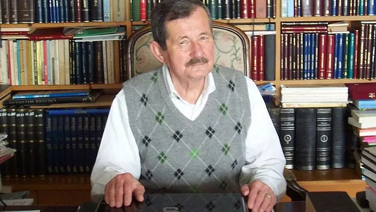 Son dakika ünlü yazar Erol Toy hayatını kaybetti! Erol Toy kimdir?