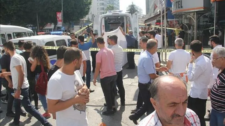 Suriyelilerin 'Bayat meyve suyu' tartışması kanlı bitti: 1 ölü 1 ağır yaralı