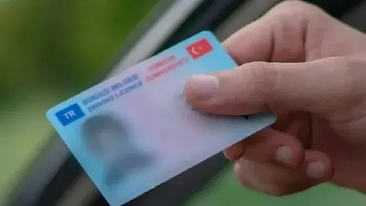 Sürücüleri Rahatlatan Dijital Adım! Ehliyet Taşıma Zorunluluğu Kalktı