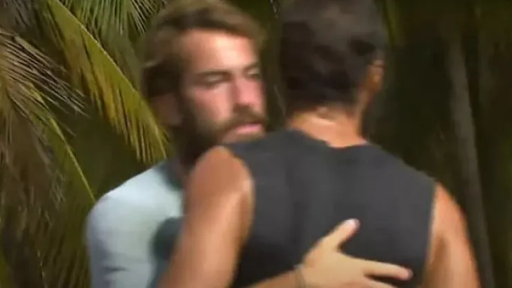 Survivor All Star'da ipler kopma noktasına geldi! Atakan, Adem'e tekme attı! Survivor Atakan diskalifiye mi olacak? İşte o anlar