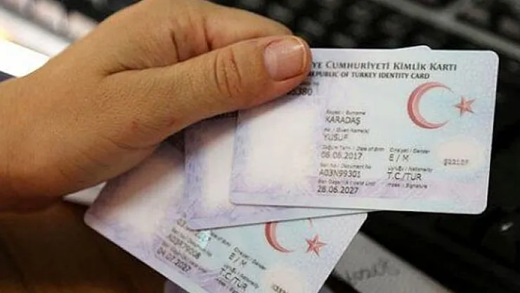 T.C. Kimlik Kartı olan her vatandaşı ilgilendiriyor! Yeni dönem resmen başladı: kimlikler artık...
