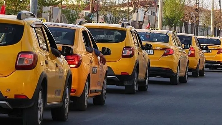 Taksi plakalarında güncel fiyatlar artık gösterilmeyecek!