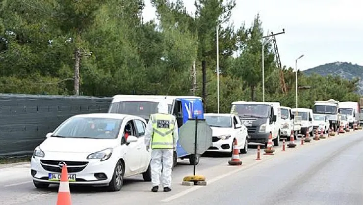 Tatil Cenneti O İlçeye Son 24 Saatte 10 Bin Araç Giriş Yaptı