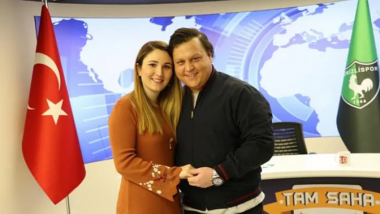 Televizyon kanal sunucusuna, canlı yayında sürpriz evlilik teklifi