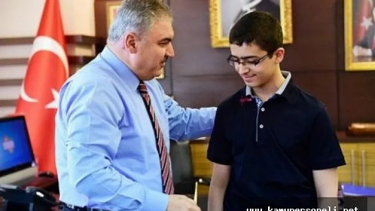 TEOG Birincisi Uşak Valisi İle Görüştü