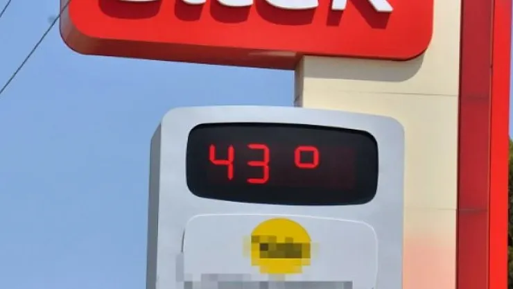 Termometreler 43 Dereceyi Gösterdi! Vatandaş Şimdiden Ağustos Ayını Düşünmeye Başladı