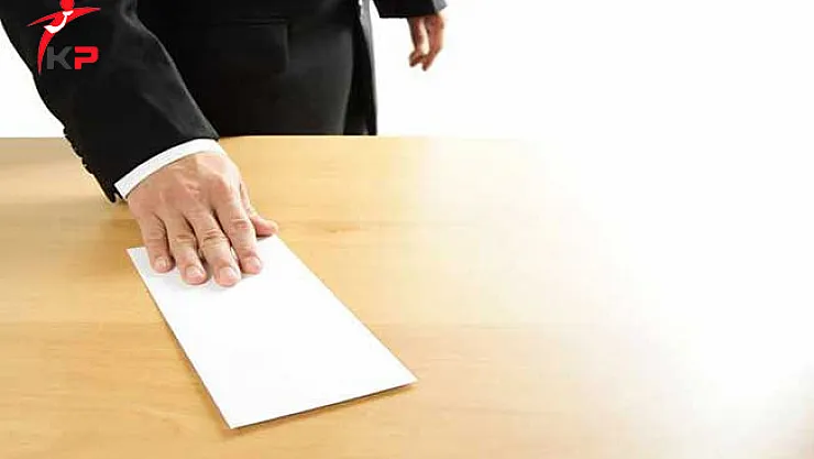 Türkiye Cumhuriyeti Tarihinde Böylesi Görülmedi ! İstifa ve Emeklilik Kararları Üst Üste Geliyor