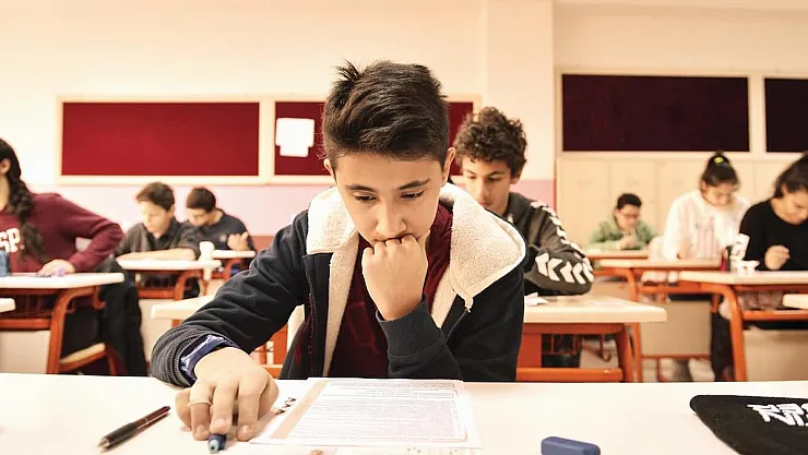 Türkiye'de Eğitim: Gençlere Gelecek Sunamıyoruz!
