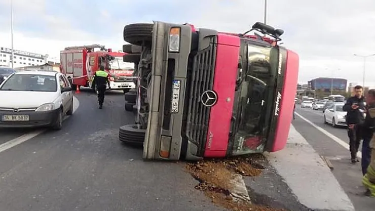 Tuzla'da kamyon kazası
