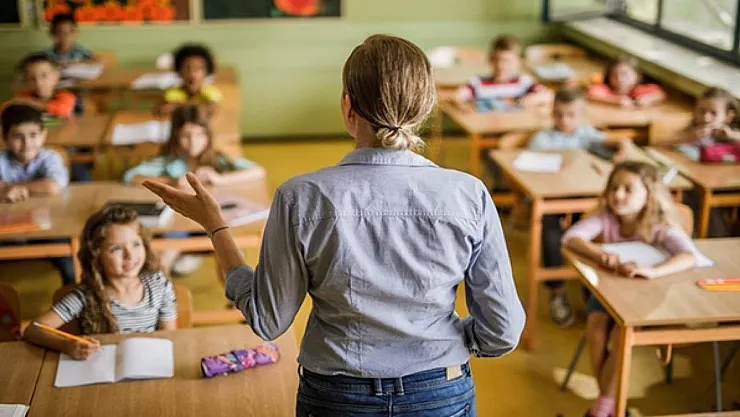Ücretli öğretmenlere kadro müjdesi bekleniyor! İktidara yakın isimden flaş açıklama! Atamalar için...