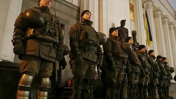 Ukrayna'da sıkıyönetim ilan edildi