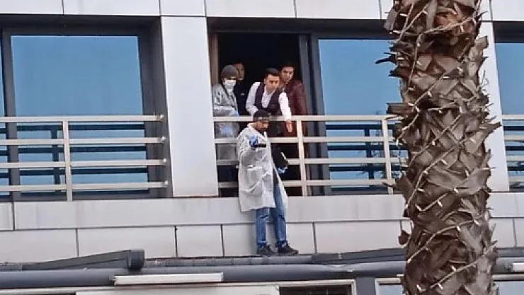 Ünlü isimden kötü haber: İstanbul'da otel penceresinden düşerek hayatını kaybetti! İlk görüntüler geldi