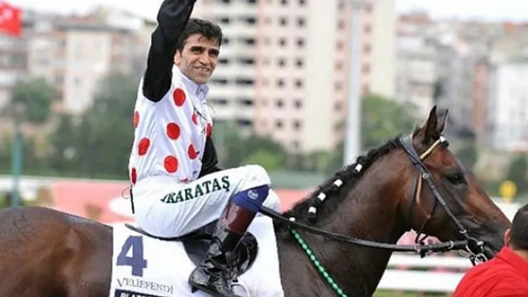 Ünlü Jookey Halis Karataş Yanlış Vize Nedeniyle Dubai'de Mahsur Kaldı