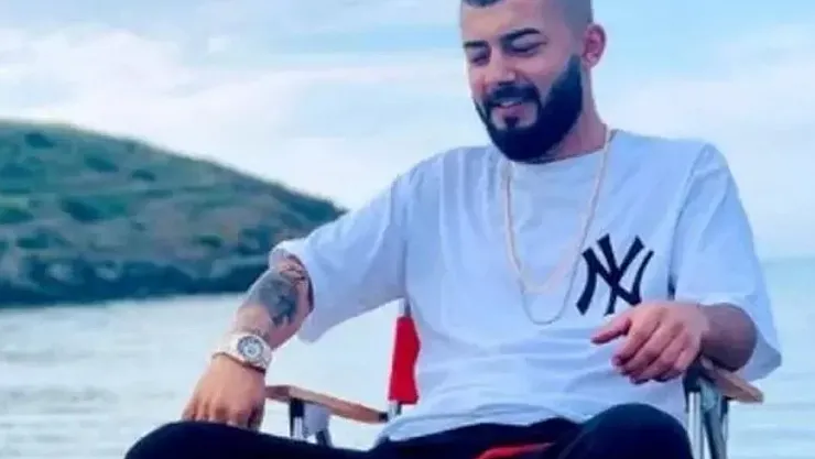 Ünlü popçu Kurtuluş Kuş'un hayranına tecavüz ettiği iddiası! 'Bakire olduğumu söyleyerek yalvardım. Ama ellerimi zorla tutup..'