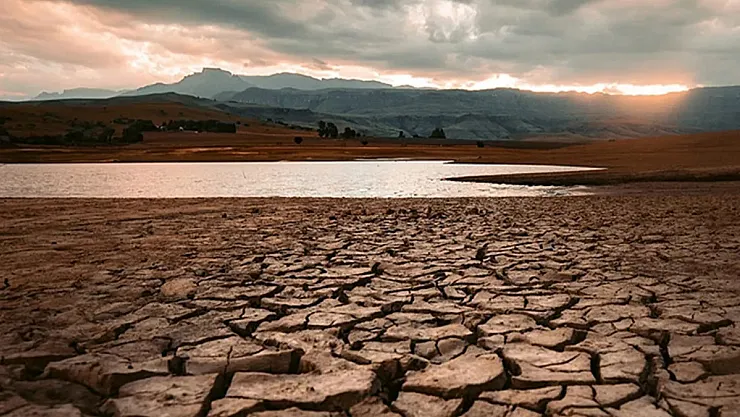 Uzman isim hava durumu hakkında bilgi verdi! Kuraklığın kapıda olduğunu belirtirken, kar yağışı için tahmin yaptı!