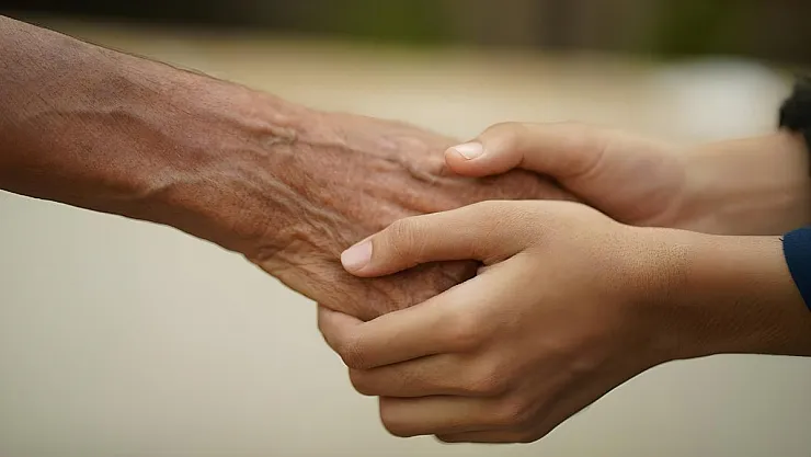 Uzman İsimden Bayram Uyarısı! El Öpme Geleneğine Mola!